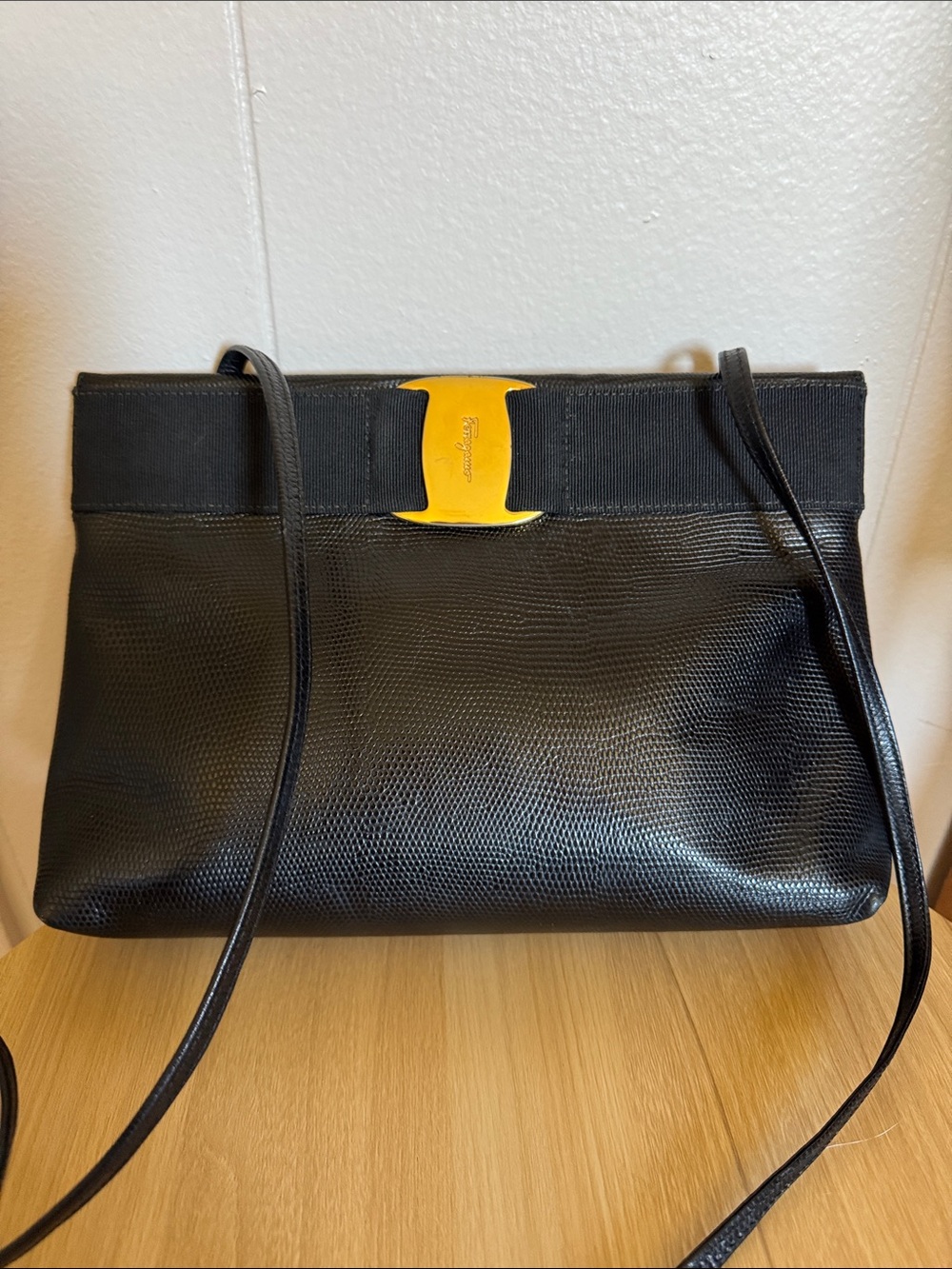 Vintage Salvatore Ferragamo Black Lizard Embossed Leather Vara Bow Bag BZ-210588